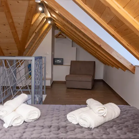招待所 Luxury Rustic Chic