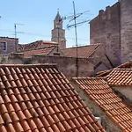 Luxury Rustic Chic 스플리트