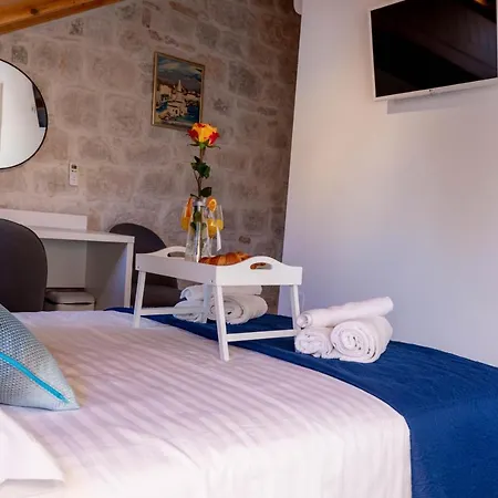 Pensión Luxury Rustic Chic 4*
