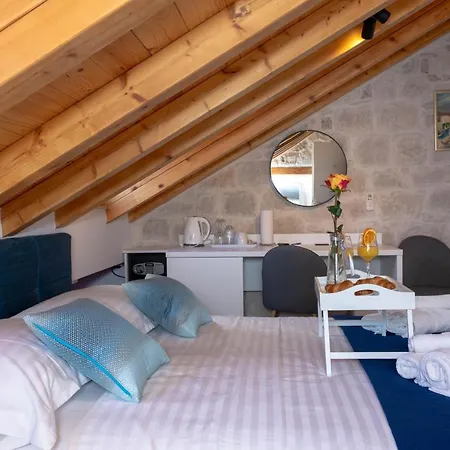 Luxury Rustic Chic Konukevi Split