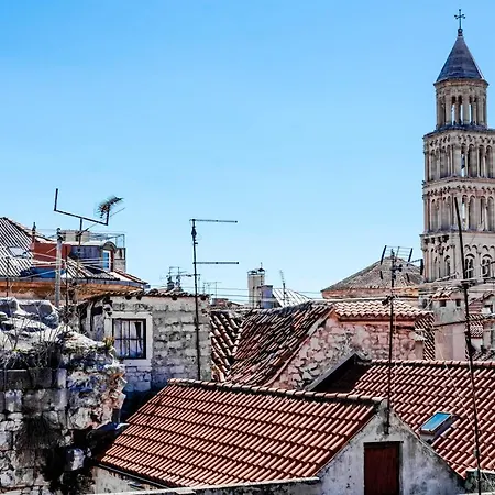 Luxury Rustic Chic 4*