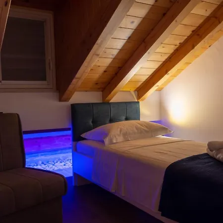 Luxury Rustic Chic 4* Split