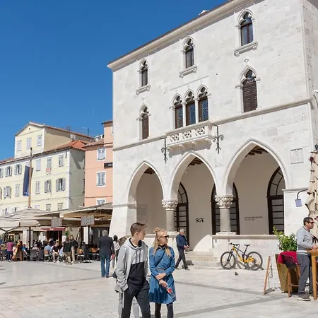 Konukevi Luxury Rustic Chic