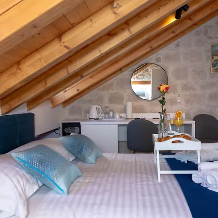 Konukevi Luxury Rustic Chic