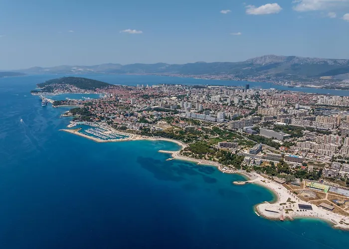 Luxury Rustic Chic 4*